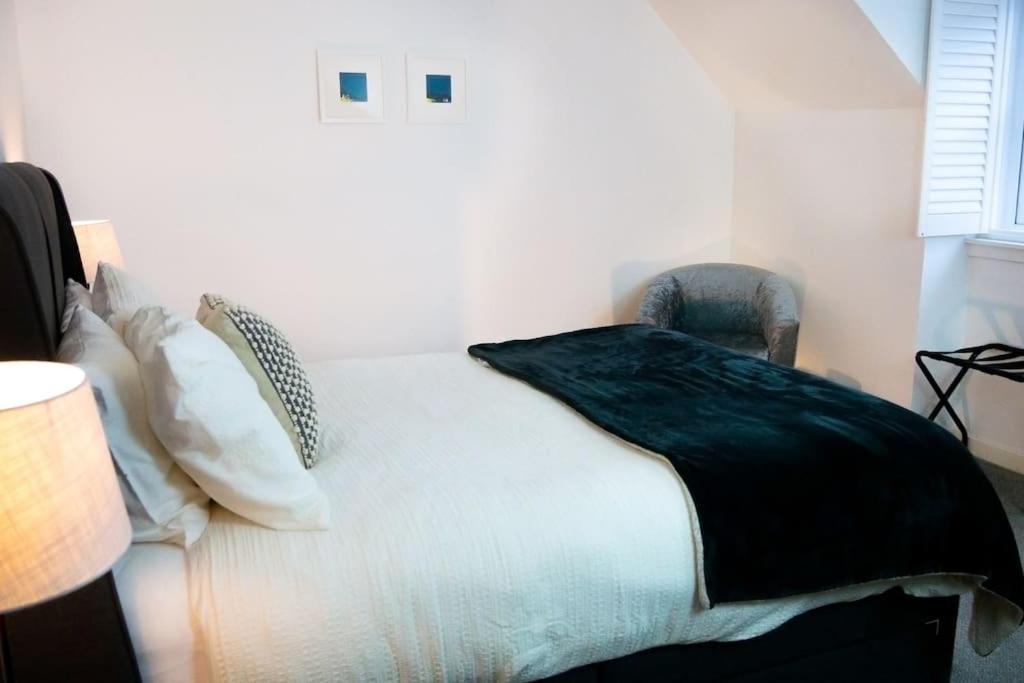 Central 2 Bedroom Luxury Home Close To River Ness Инвернесс Экстерьер фото